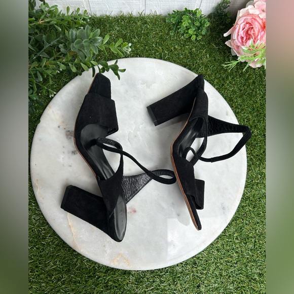 AEYDE Gabriella Sandals In Black
$310.00* • Out of stock • Brand: AEYDE - Picture 11 of 16